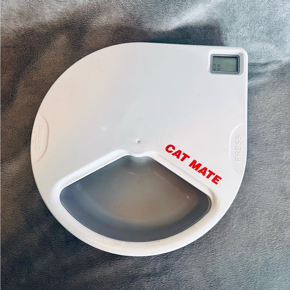 Cat-Mate C300 Automatic Pet Feeder - White